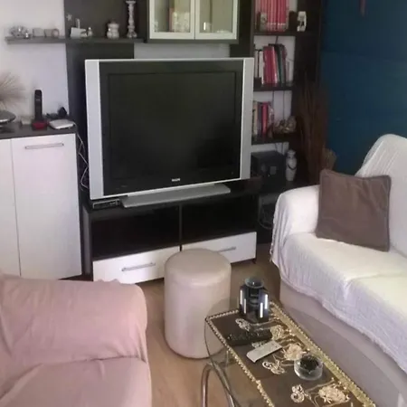 Roksy - Two-bedroom With Terrace And Sea View St Apartment Supetar