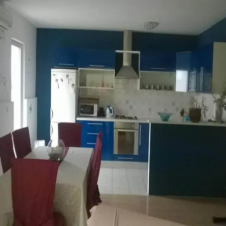 Roksy - Two-bedroom With Terrace And Sea View St Lejlighed Supetar